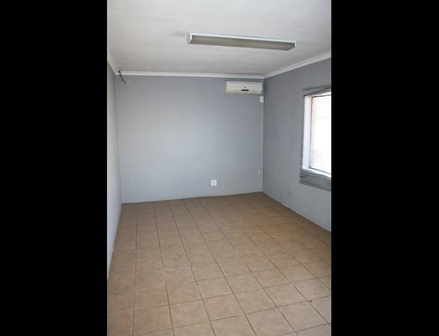 Industrial property to rent in ANDERBOLT